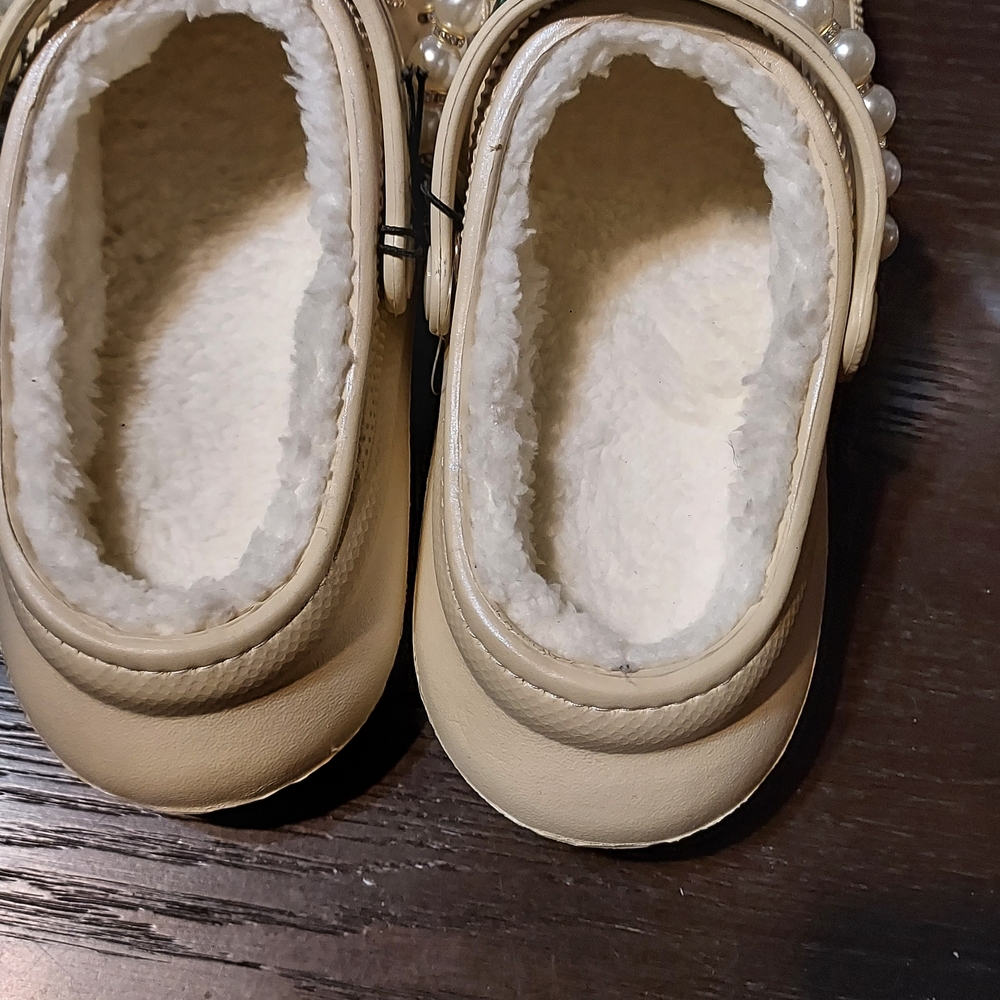 Source Unknown Cream Embellished Sandals - Picture 2 of 3